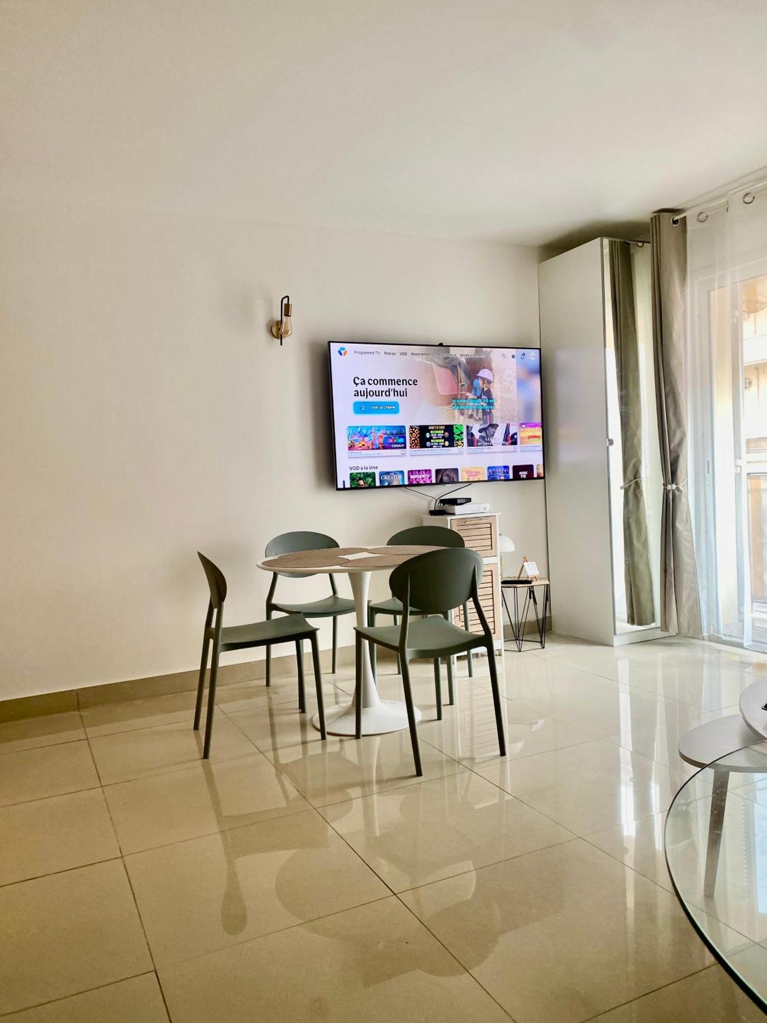 Apartamento 3 Pieces- Vieux Port- Terrasse - Parking Possible Cannes Exterior foto